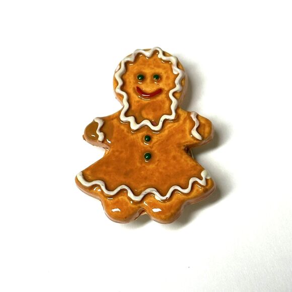 Christmas Button Covers Set of  4 Holiday Reindeer Tree House Gingerbread Resin - Picture 4 of 8